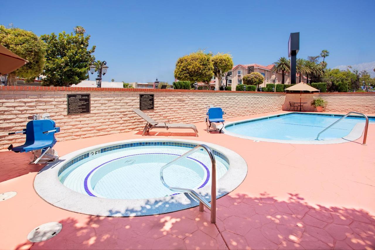 Ramada By Wyndham Pasadena Ξενοδοχείο Εξωτερικό φωτογραφία