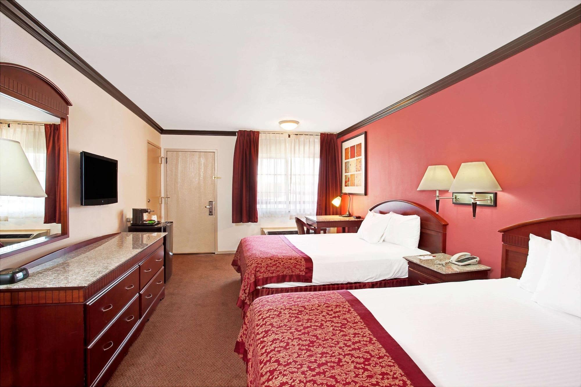 Ramada By Wyndham Pasadena Ξενοδοχείο Εξωτερικό φωτογραφία