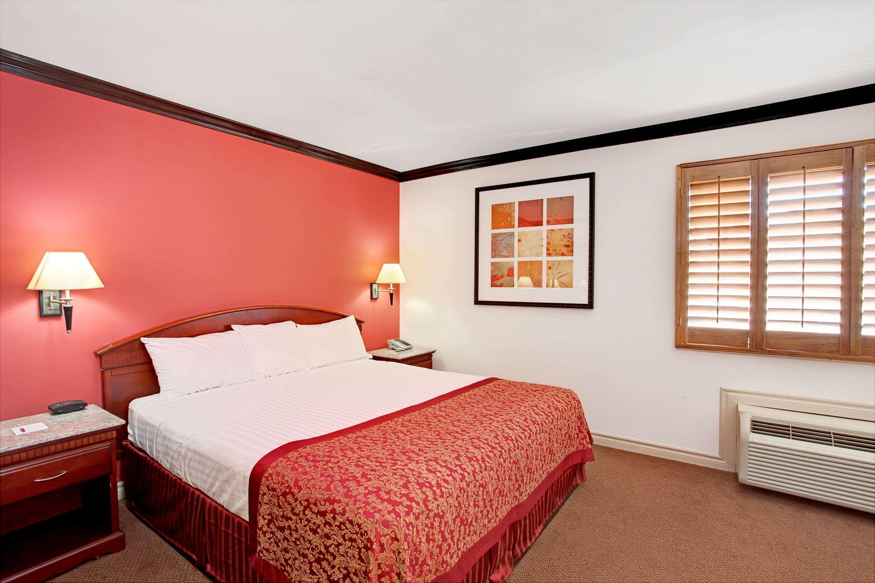Ramada By Wyndham Pasadena Ξενοδοχείο Εξωτερικό φωτογραφία