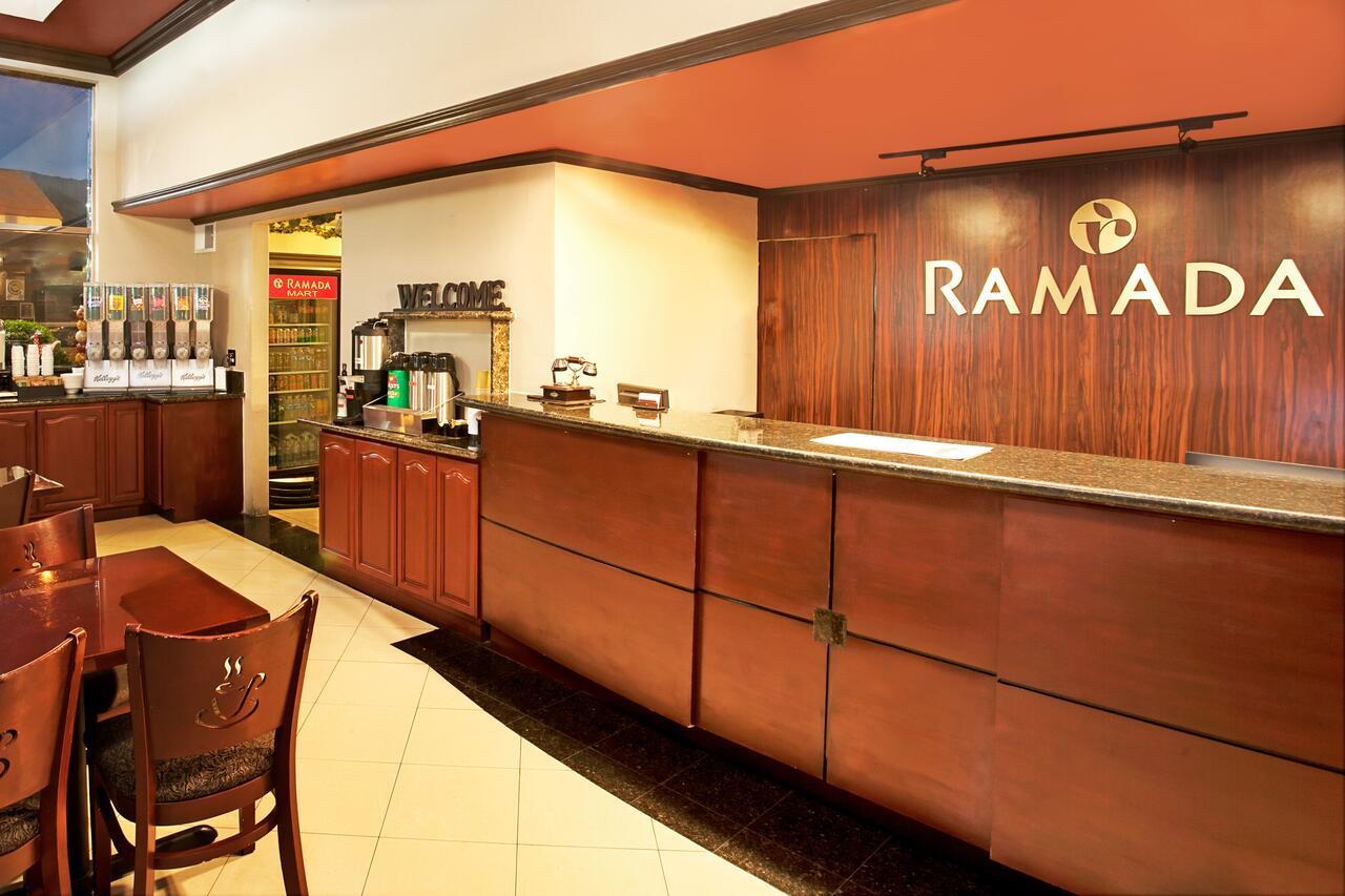 Ramada By Wyndham Pasadena Ξενοδοχείο Εξωτερικό φωτογραφία