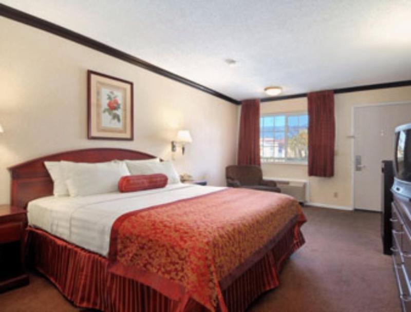 Ramada By Wyndham Pasadena Ξενοδοχείο Εξωτερικό φωτογραφία